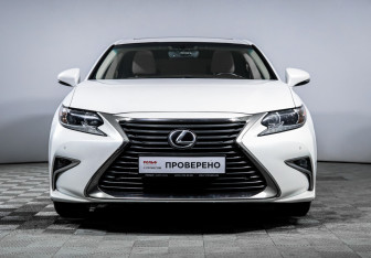 Подержанный автомобиль Lexus ES 2015 года (2 фото)