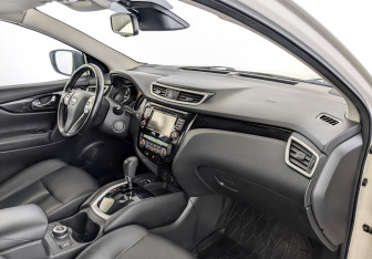 Подержанный автомобиль Nissan Qashqai 2018 года (11 фото)