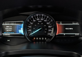 Подержанный автомобиль Ford Explorer 2018 года (13 фото)