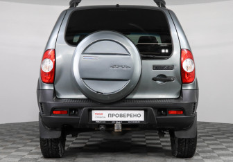 Подержанный автомобиль Chevrolet Niva 2020 года (6 фото)