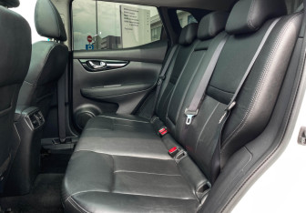 Подержанный автомобиль Nissan Qashqai 2014 года (10 фото)