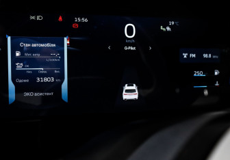 Подержанный автомобиль Geely Monjaro 2022 года (11 фото)