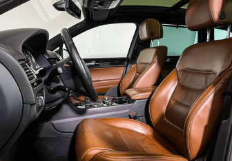 Подержанный автомобиль Volkswagen Touareg 2014 года (14 фото)