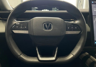 Подержанный автомобиль Changan Lamore 2024 года (14 фото)