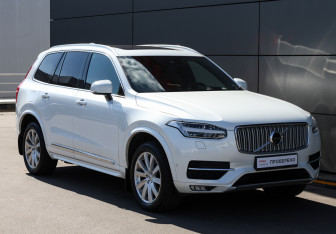 Подержанный автомобиль Volvo XC90 2017 года (3 фото)