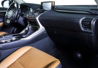 Подержанный автомобиль Lexus NX 2020 года (10 фото)