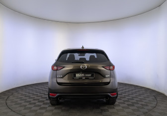 Подержанный автомобиль Mazda CX-5 2018 года (6 фото)