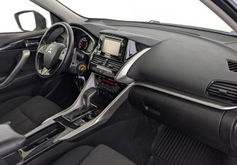 Подержанный автомобиль Mitsubishi Eclipse Cross 2021 года (13 фото)