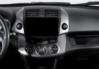 Подержанный автомобиль Toyota RAV4 2010 года (13 фото)