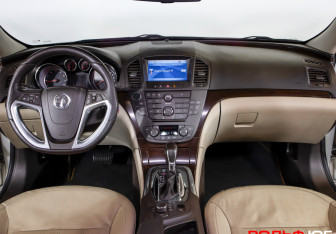 Подержанный автомобиль Opel Insignia Liftback 2008 года (11 фото)