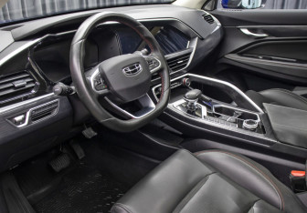 Подержанный автомобиль Geely Tugella 2022 года (15 фото)