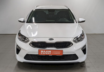 Подержанный автомобиль Kia Ceed Wagon 2020 года (2 фото)