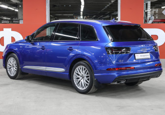 Подержанный автомобиль Audi Q7 2016 года (7 фото)
