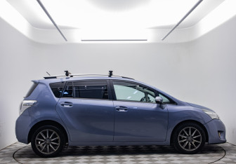 Подержанный автомобиль Toyota Verso 2013 года (4 фото)