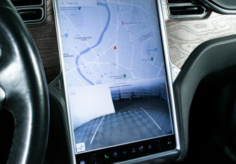 Подержанный автомобиль Tesla Model X 2018 года (20 фото)