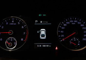 Подержанный автомобиль Kia K5 2020 года (12 фото)