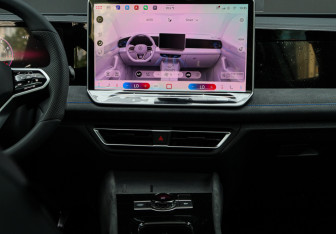 Подержанный автомобиль Volkswagen Tiguan 2025 года (13 фото)