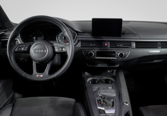 Подержанный автомобиль Audi A5 Liftback 2018 года (12 фото)