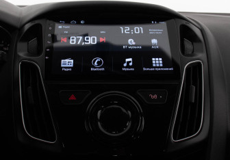 Подержанный автомобиль Ford Focus Hatchback 2015 года (9 фото)