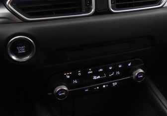 Подержанный автомобиль Mazda CX-5 2019 года (12 фото)