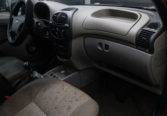 Подержанный автомобиль LADA (ВАЗ) Kalina Wagon 2011 года (9 фото)