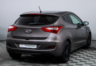 Подержанный автомобиль Hyundai i30 Hatchback 2014 года (5 фото)