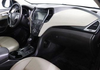 Подержанный автомобиль Hyundai Santa Fe 2014 года (7 фото)