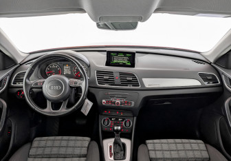 Подержанный автомобиль Audi Q3 2015 года (14 фото)