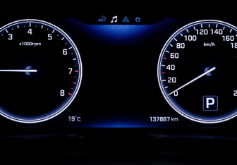 Подержанный автомобиль Hyundai Equus 2013 года (11 фото)