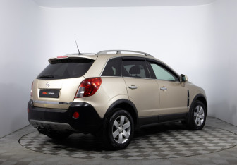 Подержанный автомобиль Opel Antara 2013 года (5 фото)