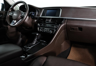 Подержанный автомобиль Kia Optima Sedan 2019 года (6 фото)