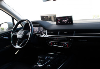 Подержанный автомобиль Audi Q7 2018 года (18 фото)