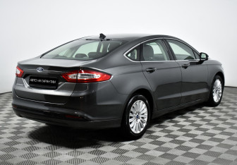 Подержанный автомобиль Ford Mondeo Sedan 2017 года (5 фото)