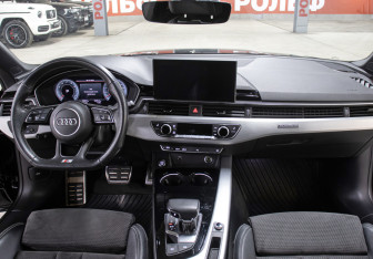 Подержанный автомобиль Audi A5 Coupe 2021 года (14 фото)