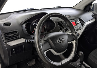 Подержанный автомобиль Kia Picanto 2013 года (16 фото)