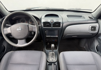 Подержанный автомобиль Nissan Almera Classic 2006 года (12 фото)