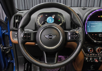 Подержанный автомобиль MINI Countryman 2021 года (17 фото)