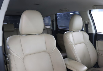 Подержанный автомобиль Mitsubishi Outlander 2019 года (16 фото)