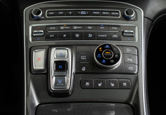 Подержанный автомобиль Hyundai Santa Fe 2021 года (14 фото)