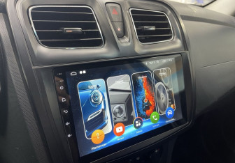 Подержанный автомобиль Renault Sandero 2015 года (14 фото)