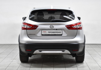 Подержанный автомобиль Nissan Qashqai 2017 года (6 фото)