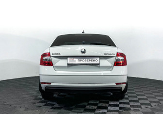 Подержанный автомобиль Skoda Octavia Liftback 2018 года (6 фото)