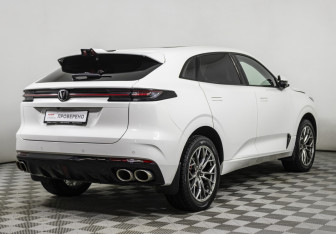 Подержанный автомобиль Changan UNI-K 2023 года (5 фото)