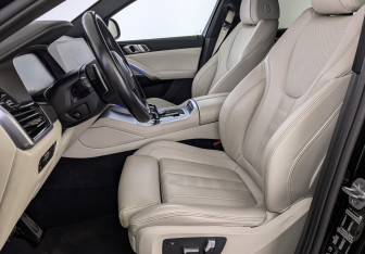 Подержанный автомобиль BMW X6 2021 года (20 фото)