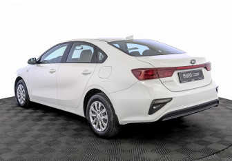 Подержанный автомобиль Kia Cerato Sedan 2019 года (7 фото)