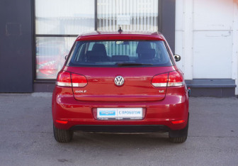 Подержанный автомобиль Volkswagen Golf Hatchback 2011 года (6 фото)