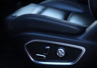 Подержанный автомобиль Geely Tugella 2022 года (20 фото)