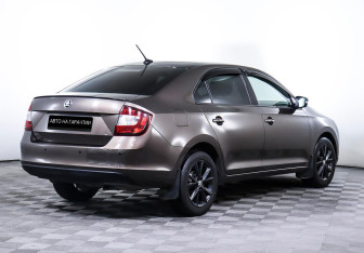 Подержанный автомобиль Skoda Rapid Liftback 2017 года (5 фото)
