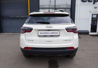 Подержанный автомобиль Jeep Compass 2018 года (6 фото)