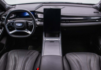 Подержанный автомобиль Geely Preface 2024 года (13 фото)